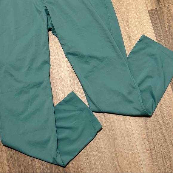 Under Armour Men's Green Golf Pants size 36x34 - Picture 3 of 5